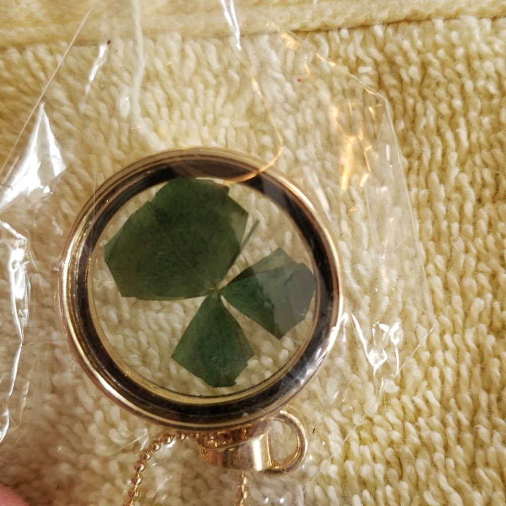Lucky 4 leaf clover necklace